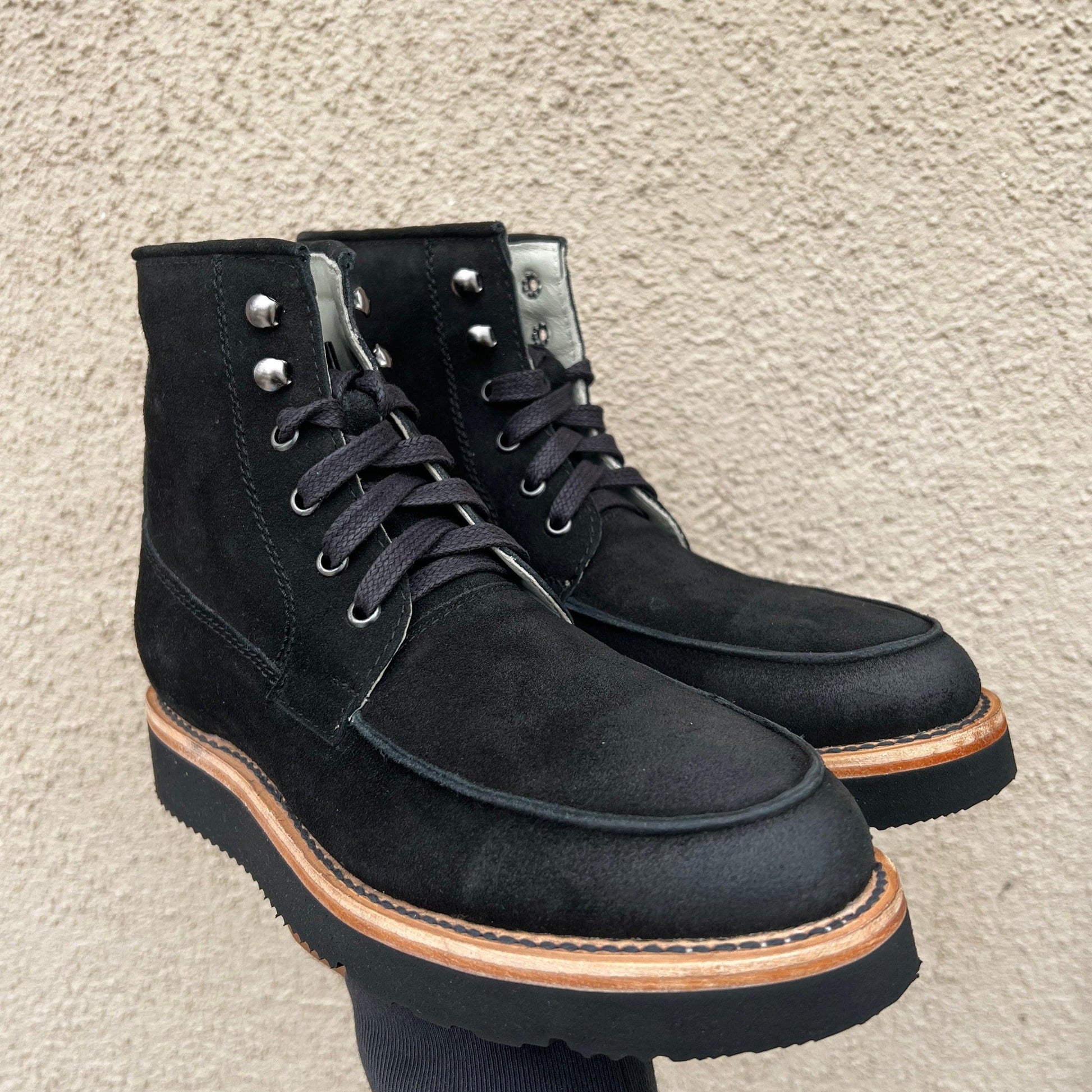 Women Waxed Suede Midnight Nomad Size 8.5 Item #0850 - DIEVIER